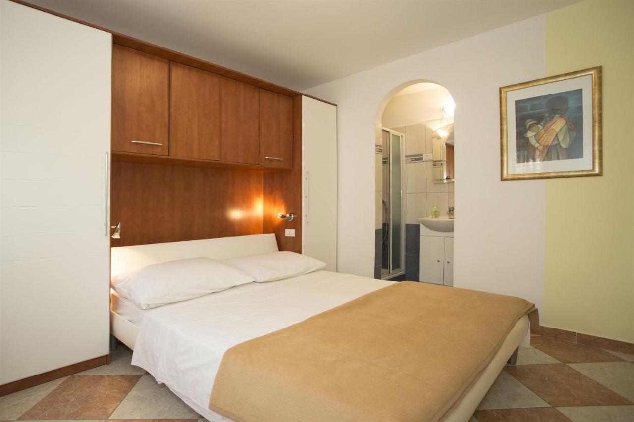 טרוגיר Apartments Gudelj מראה חיצוני תמונה
